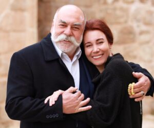 Aysun Metiner Instagram - #serhattutumluer @akinakinozu  @aydaaksel  @macitsonkan  #güvenhokna  @hercaidizi #hercai 🦋