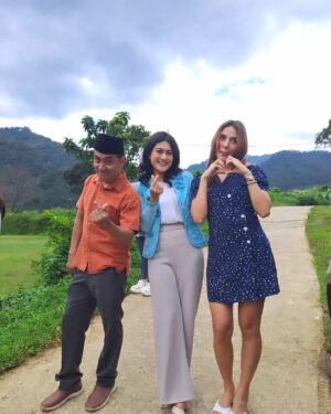 Ayu Inten Instagram - Fresh! 4 April 2024 pk. 10.00wib @sctv 🩵

Kalian wajib Tag kita pas nonton yaah..sampai jumpa besok!
@allaboutscreenplayprod @ftvsctv.terbaru_ @ftvscreenplayproductions
#ftvngetop #ftvsctv #ftvpagi #ftvscreenplayproductions #sctv #ftvfresh