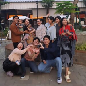 Ayu Inten Instagram - Syuting kali ini berasa piknik Santai,ketawa2 ,ada bayik2 ucull , ngebakso bareng pokoknya happy bgt Makasii yaa kalian 🩷
@ikadihardjoo @qausarhy @kathyindera @ryan.bakri @erlinsarintan @finnbramasta @masayuclara @jasmineelfirabs @haikalmuhammad19 

#setlife #ftvngetop #ftvsctv #starvision #comingsoon #workingwithfun #happymoment