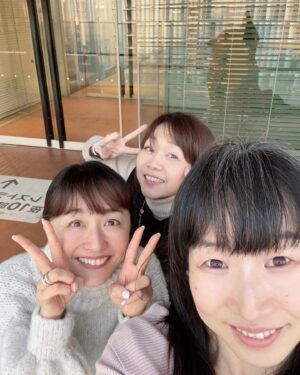 Ayumi Shigemori Instagram - ⭐︎
ちかお姉さん、りょうこお姉さん、まゆお姉さんとランチ＆お茶を🫶

りょうこちゃんは用事があり、写真を撮る前に帰ってしまったので、高尾山に登った時の写真を😉（2枚目）
3枚目はちかちゃんとまゆちゃん！
さすが体操のお姉さん達！
咄嗟にとるポーズがカッコいい😎

#火鍋#美味しかったです#ケーキの写真#撮る前に食べちゃった 

#松野ちか
#つのだりょうこ 
#いとうまゆ