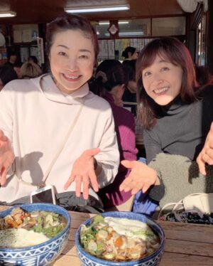 Ayumi Shigemori Instagram - ⭐︎
ちかお姉さん、りょうこお姉さん、まゆお姉さんとランチ＆お茶を🫶

りょうこちゃんは用事があり、写真を撮る前に帰ってしまったので、高尾山に登った時の写真を😉（2枚目）
3枚目はちかちゃんとまゆちゃん！
さすが体操のお姉さん達！
咄嗟にとるポーズがカッコいい😎

#火鍋#美味しかったです#ケーキの写真#撮る前に食べちゃった 

#松野ちか
#つのだりょうこ 
#いとうまゆ