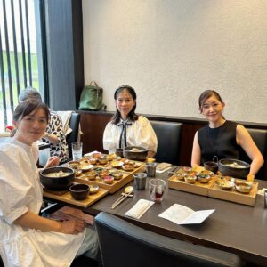 Ayumi Shigemori Instagram - ︎⭐︎
長男の同級生のママ友とランチ
出会って18年くらい経ちますが、ずっと仲良しです🫶

#女子会#韓国料理
#親戚のようなお付き合い
#ママ友というより友人です！
#これからも宜しくお願いします☺️