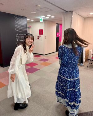 Ayumi Shigemori Instagram - ⭐︎
『ぽかぽか』をご覧いただき、ありがとうございました♡

#フジテレビ#ぽかぽか

#速水けんたろう#けんたろうお兄さん
#小野あつこ#あつこお姉さん

#ヘアメイク#渡部亜由美
#スタイリスト#池ヶ谷ひろ子