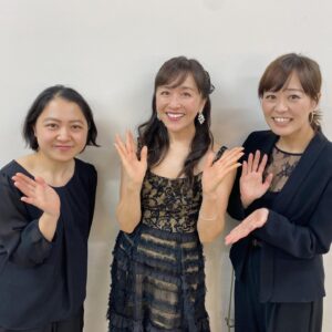 Ayumi Shigemori Instagram - ⭐︎
N響団友オーケストラによる戸田市文化会館スペシャルファミリーコンサート♪
昨日無事に終わりました。
冷たい雨の中お越しいただいた皆様、ありがとうございました。

#指揮#ヴァイオリン#永峰高志 さん
#フルート#重見佳奈 さん
#オーボエ#炭崎友絵 さん

#戸田市文化会館#N響団友オーケストラ#ストラディバリウス #ジブリ #ディズニー #星に願いを#ありがとうございました🤍

ヘアメイク#arakimake