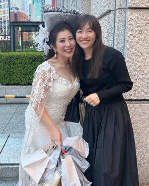 Ayumi Shigemori Instagram - ⭐︎
私のコンサートでもお世話になっているピアニスト#大坪由里 さんが出演しているコンサートへ行きました。
場所は銀座にある王子ホール。
プロジェクションマッピングでホールが映画館のような空間で、五感で楽しめる素晴らしいコンサートでした！
コンサート後に出演者とみんなで記念撮影📷

#singing in the Springtime#10周年記念
#銀座#王子ホール#クラシック#コンサート#毎回楽しみ#来年も絶対行きます！
#お帽子#フィレンツェで作られたもの
#最後の写真は同級生🫶
#主催者でソプラノ歌手の#佐藤篤子 さん#写真が撮れず残念😢