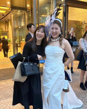 Ayumi Shigemori Instagram - ⭐︎
私のコンサートでもお世話になっているピアニスト#大坪由里 さんが出演しているコンサートへ行きました。
場所は銀座にある王子ホール。
プロジェクションマッピングでホールが映画館のような空間で、五感で楽しめる素晴らしいコンサートでした！
コンサート後に出演者とみんなで記念撮影📷

#singing in the Springtime#10周年記念
#銀座#王子ホール#クラシック#コンサート#毎回楽しみ#来年も絶対行きます！
#お帽子#フィレンツェで作られたもの
#最後の写真は同級生🫶
#主催者でソプラノ歌手の#佐藤篤子 さん#写真が撮れず残念😢