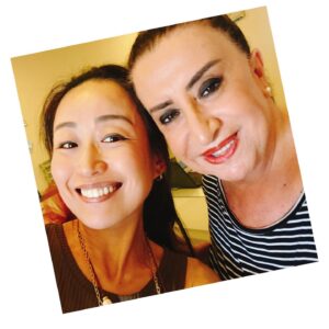 Ayumi Takano Instagram - Hayatımda başıma gelen kötü şeylere benimle beraber üzülen, güzel şeylere sevinen, danışabileceğim ablam diyebileceğim bir Perran hanım’ın olması ne büyük şanstır bugün sohbet ederken onu tekrar hissettim… özlemişim🍀 
15年前に共演して以来いつも気にかけてくれて、悲しい時も嬉しいときも一緒に気持ちを共有してくれるお姉様です。お手本にする同性の先輩がいるってとても幸せなことだなぁ。いつか私も誰かのお姉さんになれるように日々精進しなければ。
#hayatbilgisidizi #perrankutman #çokseviyorum