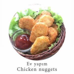 Ayumi Takano Instagram - Mcdonald’s nuggets şeklinde olması önemli değilse 20 dakikada hazır😊Tarifini fotoğraflarları kaydırarak bakabilirsiniz. 
Evde her zaman olan malzemelerle kolay ve hesaplı bir tarif, bu malzemelerden 15 tane çıkıyor ama aileyseniz 2 kat yapın çünkü hemen bitebilir 😃Dışarda fastfood yemek eğlenceli ama evde yapınca taze sıcacık daha güzel bence..
Deneyen olursa yorumunu bekliyorum 💕
ナゲット揚げたてはやっぱり美味しいよねー。夜のおつまみに作ったけどそれまでに終わっちゃいそうです。
#kolayyemektarifleri #yemektarifleri #nuggets #tavukyemekleri #tavukköftesi #tarifler #ayumininmutfağı