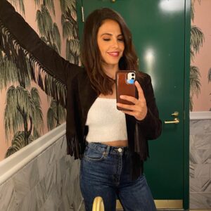Azita Ghanizada Instagram - 3 posts 1 week ☺️ Thanks for all the dms & ig stories from last night.  Means so much that everyone watched and loved the magical words of this writing team, & even the people that yelled at me & hated what Ariana had to say. I get that too.  Al had me in tears in the end as well.  And to the showrunners, both my mom & dad have called me again today pitching more story ideas,  so sorry in advance Dave & Maria, I told them to write their pitches out. Get ready ☺️🤭😂 

Til the next time I post on this grid again ✌🏽

#influencer #influencing #bathroomselfies 🙄 #2021