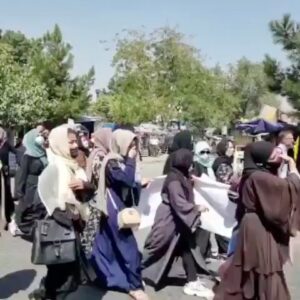 Azita Ghanizada Instagram - Good Morning.  May you be as brave & powerful as these women who took to the streets in Afghanistan earlier today to demand their freedom.

These women are willing to die to fight for their rights, their dignity, their lives.  This is not the Afghanistan of 20 years ago, they will not sit back & be victims of Taliban extremism. Their courage humbles me. This is how it starts. Don’t turn your backs on them.

#humanrights #humanity #women #afghanwomen #protests #afghanistan #love #Freedom #dignity #uprising 

Video @yaldahakim