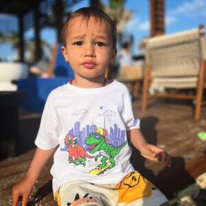 Aziz Aslan Instagram - Aramıza gelişinin 2. Yılı kutlu olsun minik Güneş’imiz💛💛