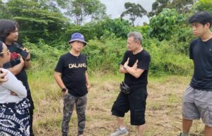Aziz M. Osman Instagram - Bismillah. Belajar dari pengalaman. Tiada jalan pintas untuk kejayaan. Redha dengan ketentuanNYA dan sentiasa istiqamah.

We can do this.

#filemPKL6J