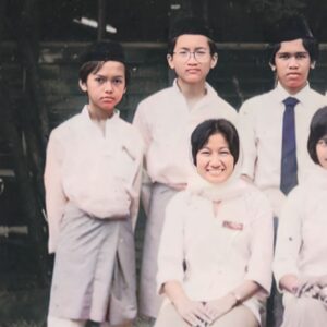 Aziz M. Osman Instagram - Saya pun pernah jadi budak sekolah. Bermula dari sekolah Telok Kurau, Braddell (Singapore), Ampang Boys dan last sekali Sri Pantai Kg Kerinchi (sekarang Bangsar South). Terlalu banyak jasa cikgu cikgu sekolah ni pada saya. Hanya Allah SWT membalas jasa cikgu cikgu sekelian.

Terima kasih pada semua guru guru saya dan Selamat Hari Guru…(sorry lambat 3 hari 🙏)