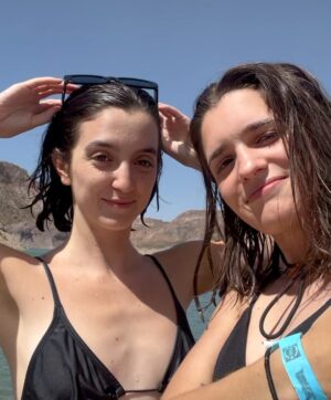 Azul Araya Instagram - que lindo el paisaje!! que lindas las chicas!!
