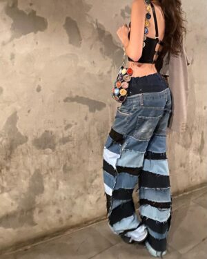 Azul Araya Instagram - Mañana se estrena la segunda temporada de #entrelazados x @disneyplusla y ansió demasiado verla! 
Felicitaciones a todo el equipo! 

El styling de mis sueños lo hizo @acar.actis con la ropa de @haku_u.r.v gracias infinitas
@tatuglikman con vos a todos lados! 🏹