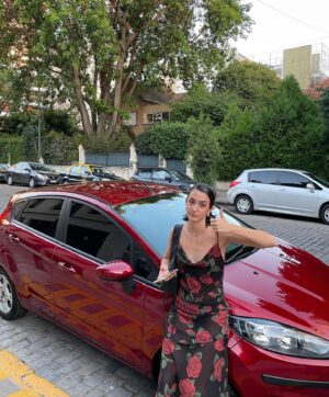 Azul Araya Instagram - si algún día me caso que sea con este vestido y con esta persona @agustinatremari love u 
@acar.actis nuestra hada madrina estilista de los sueñossssss vistiéndonos para la premiere de @jaquemate.pelicula ❤️‍🩹❤️‍🩹💋🌹❤️‍🔥❤️‍🔥🌶️❤️‍🩹