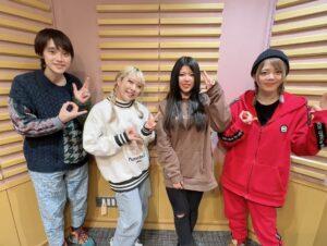 Azumi Instagram - 輝きラジオ、特番の収録に行ってきたよー

岩谷麻優 × AZM ×葉月
どんな話をしたかは、2/25（日）19:00〜20:00のニッポン放送をチェック📻

モグモグタイムしながら話して女子会みたいな感じでした🎂
 #輝きラジオ #オールナイトニッポン 
 #STARDOM #スターダム #女子プロレス
 #STARS #FWC #STC #同級生ず
 #HAZUKI #葉月 #はづらー村
 #ガチャガチャの森