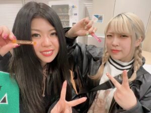 Azumi Instagram - 輝きラジオ、特番の収録に行ってきたよー

岩谷麻優 × AZM ×葉月
どんな話をしたかは、2/25（日）19:00〜20:00のニッポン放送をチェック📻

モグモグタイムしながら話して女子会みたいな感じでした🎂
 #輝きラジオ #オールナイトニッポン 
 #STARDOM #スターダム #女子プロレス
 #STARS #FWC #STC #同級生ず
 #HAZUKI #葉月 #はづらー村
 #ガチャガチャの森