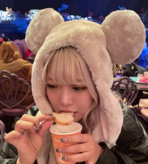 Azumi Instagram - 🌋🏰🐭
・

謎の自信でいつも薄着なので毎回凍えてる

・

 #stardom #スターダム  #ディズニーシー 
 #女子プロレス  #マーメイドラグーン