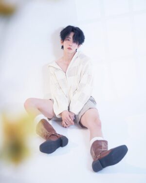 B Joo Instagram - 😇👼
.
.
.
Photo @jeong_yunseong90 
Make up @jinhazzy 
Hair @naraehong 
Stylist @ons.ing
