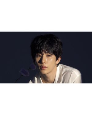 B Joo Instagram - 나는 사실 꽃을 좋아하나보다💐
