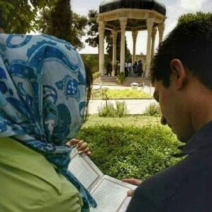 Babak Borzouyeh Instagram - #روز_بزرگداشت_حافظ بر همه عاشقان عارف بزرگ گرامی باد 
خواجه شمس‏ الدين محمد حافظ شيرازي در حدود سال 726 ق در شيراز به دنيا آمد. وي پس از فراگرفتن دانش‏هاي متداول عصر خود، ديوان شعراي گذشته و معاصر خود را به دقت مطالعه كرد و نخست معنا را از لفظ جدا نمود و لفظ را به دور افكند. آن‏گاه معنا را در كوره ذهن فروزنده خود ريخت و از آن زيوري گوهر آگين ساخت. كمال هنر حافظ در اين است كه از همان عناصر در دسترس همگان، معجوني شفابخش و مفرّح تهيه كرده و استادانه و سِحرآفرينانه، آنها را به خدمتِ ابلاغ پيام خود در آورده است. او تفسير قرآن، حكمت و ادبيات عرب را به خوبي مي‏دانست و چون قرآن را با چند روايت و قرائت حفظ كرده بود، به حافظ شهرت يافت. حافظ با الهام گرفتن از آموزه‏هاي اسلامي و مفاهيم قرآني و بكارگيري استعارات و كنايات منحصر به فرد، توانست ناب‏ترين غزل‏هاي تاريخ ادبيات ايران را بسرايد. اهميت حافظ در آن است كه توانست مضامين عرفاني و عشقي را به نحوي در هم آميزد كه از دو شيوه غزل عارفانه و عاشقانه، سبك واحد و جديدي به وجود آيد. اين شاعر استاد، افكار خود را با الفاظ بسيار زيبا و با توجه به صنايع لفظي بيان كرده و بر اثر قدرت فراوان خود در سخنوري، غالباً مضامين عالي و معاني بسيار در ابيات كوتاه گنجانيده است. تركيباتي كه حافظ در اشعار خود آورده، غالباً تازه، بديع و بي‏سابقه است و حافظ در ساختن اين تركيبات، نهايت قدرت و كمال ذوق و لطافتِ طبع خود را نشان داده كه كمتر شاعري از اين حيث با او قابل مقايسه است. شعر حافظ در فضاي اسلامي غوطه‏ور است و ديوان حافظ مملو از الفاظ و تعابير قرآني مي‏باشدبه مقدار فراوان به چشم مي‏خورَد 

#٢٠مهر
#حافظ
#روز_بزرگداشت_حافظ

#بابک_برزویه #عکاس_سینما_تئاتر
#مدیر آموزشگاه سینمایی #شیدنگار
#مدرس_عکاسی
#آموزش_عکاسی #آموزش_آنلاین #تور_عکاسی
#عکاسی_مستند_اجتماعی
#عکاسی_سینما
#عکاسی_تئاتر
#عکاسی_خبری
#عکاسی_میراث_فرهنگی
#عکاسی_صنعتی
#عکاسی_تبلیغاتی
#عکاسی_معماری

#babak_borzouyah #sheednegar
#photographer
#nationaliranianphotograoher 
#cinemaphotographer
#theaterphotography