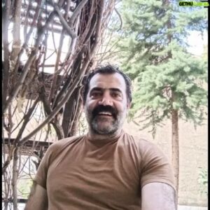 Babak Noori Instagram - الهی که حال دلتون خوب باشه
با من همراه بشید تا بهتون بگم که
میشه خیلی ساده از زندگی لذت ببری و اطرافت را زیباتر کنی
.
دوستتون دارم 
،
 #گلخانه #کاشت_گیاه #سبزیکاری #کاشت_انبه #گلکاری 
#زندگی  #اشتراک #اشتراک_گذاری #حال_خوب