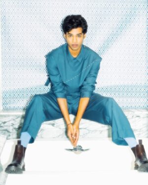 Babil Khan Instagram - Oh I know somehow, I know how you love when he plays his fender 
It fucks me up so now I’m takin my turn,
I woke up next to someone new again and I don’t remember, 
where I left the keys to my ride home.
Still wishin’ I left them at yours. 
It’s so hard not to be yours.