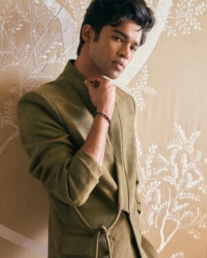 Babil Khan Instagram - Don’t be cruel. 

Outfit - @mintblushdesigns 
Shoes- @dr_martins_boots 
Makeup - @st.ephen1374
Hair - @swapnildiwakar_hair 
Styled by - @who_wore_what_when
Photography - @ankitchatterjee.official