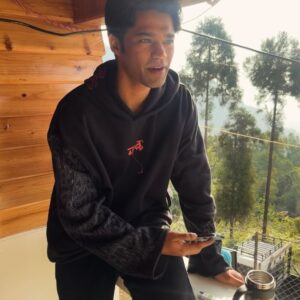 Babil Khan Instagram - 1st: when your hairstylist is Sandeep Tez Bahadur Kumar bhaiya and Sandeep bhaiya is from gangs of Azamgarh 

2nd: when you look hot but you feel shy
