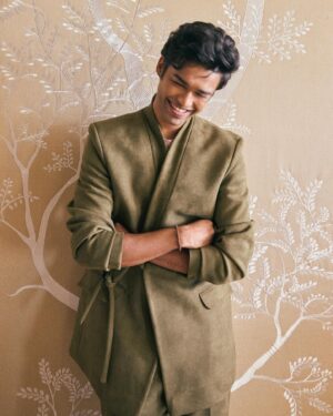 Babil Khan Instagram - Don’t be cruel. 

Outfit - @mintblushdesigns 
Shoes- @dr_martins_boots 
Makeup - @st.ephen1374
Hair - @swapnildiwakar_hair 
Styled by - @who_wore_what_when
Photography - @ankitchatterjee.official