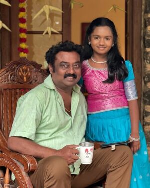 Baby Kaavya Instagram - #Narmadha #Santhanam #ReelAppaPonnu #Mahanadhi ❤️

@kaavya_vasu @actorsaravanan 

#Mahanadhi #VijayTelevision #Saravanan #KaavyaVasu #MahanadhiVijayTv #MahanadhiSerial #VijayTv #VijayTvSerial #Tamil