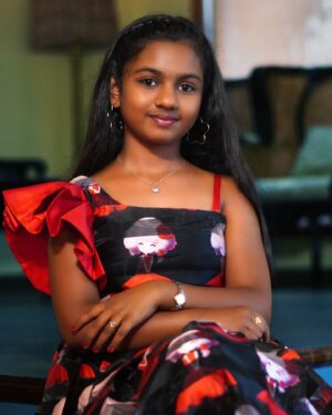 Baby Kaavya Instagram - If you can’t find a good role model, be one.
👗@urbankalika @urban.kiddoz 
.
.
.
#kaavya #kaavyahoney #model #kidmodel #childartist #vijayserial #vijaytv #mahanathi #narmadha #happy #bts #instagood #ootd #like #follow #likeforlike #chennai #dress #collab #comment #love #instagram #instakids #modelshoot