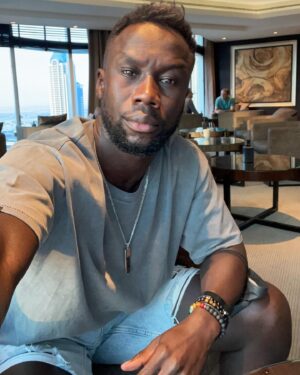 Bacary Sagna Instagram - What ?!!