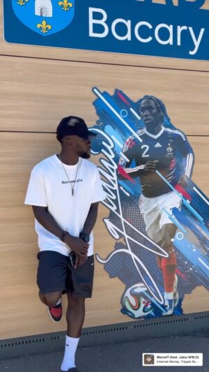 Bacary Sagna Instagram - Telling people i was here.. alive and fully dedicated.. 👣 #legacy #footprints #memories #hardwork