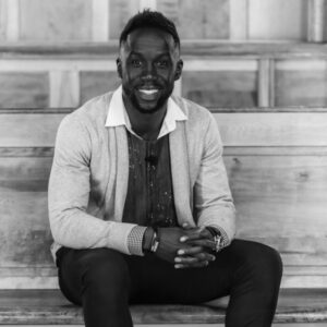 Bacary Sagna Instagram - Retrouvez moi demain soir dans @yadumondeamesse a partir de 20h sur @telequebec 🤙🏾