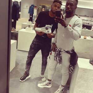 Bacary Sagna Instagram - You gotta stop copying me tam tam @orjibigstriker_n 🤓 #montréal #canada #shopping