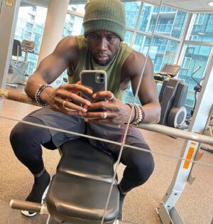 Bacary Sagna Instagram - Remember you can stand any situation or anything in life. Stand up..convince your mind and go achieve things. #dailymotivation #positivevibes #confidence #fitness