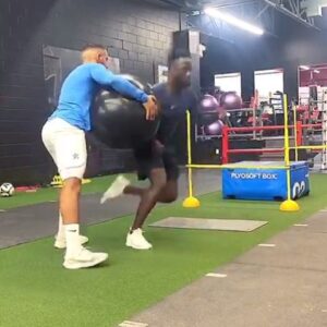 Bacary Sagna Instagram - Always mixing work with fun.. trust me it becomes easier to deal with anything. You got it, just be confident 💪🏾 @mo_trainer 💪🏾