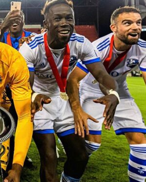 Bacary Sagna Instagram - We often say that all good things come to the end.. i was grateful enough to be able to discover the @mls with you @impactmontreal. I just wanna say thank you to you fans for the support during my spell with you..thanks to the whole staff and my teamates for the great memories.. wishing you the best for the new season. And of course a massive thank you to the Saputo’s family for giving me this opportunity..🙏🏾 onto the next chapter now...👋🏿 On dit souvent que toutes les bonnes choses ont une fin.. j’ai eu la chance de pouvoir découvrir la @MLS avec vous @impactmontreal. Je veux vous remercier fans de la gratitude et du support pendant ma période au club avec vous..remercier tout le staff et coéquipiers pour les incroyables souvenirs..vous souhaitant le meilleur pour la saison a venir. Et bien sur je remercie la famille Saputo de m’avoir donner cette opportunité..🙏🏾 prochain chapitre en cours maintenant...👋🏿