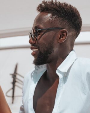 Bacary Sagna Instagram - That Friday feeling is sweet.. forever grateful 🤲🏿 #friday #favouriteday #weekdendvibes #positivevibes