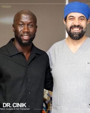 Bacary Sagna Instagram - @dr.cinikhospital effect ✨ Through years having dreadlocks, my scalp was obviously damaged. Didn’t know what to expect but i was pleased to see the result the next day.. No pain, No bleeding.. @dr.emrahcinik you’ve been named man of the match ✨🙏🏿😏