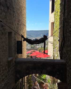 Bacem Anas Romdhani Instagram - Good to be back to St. Paul de Vence in the Côte D’azur for my third visit. Possibly my new French home 😍🇫🇷🏡

#bacemanasromdhani #bacemanasviolin #stpauldevence #france
