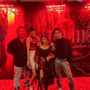 Badriyah Afiff Instagram - Gala premiere #keramat2 Sehari setelah aku ulang tahun 17 november kemaren, bener2 jadi kado TERBAIK tahun ini!!!! Makasih banyak yg udah dateng gengs! 

Sedikit cerita, aku, mama, ayah dan ade ku @fadilahfa itu salah satu fans film keramat.

3 taun lalu rewatch film keramat bareng2 di rumah, mulai lah berkhayal kalau ada keramat 2 pengen banget jadi salah satu cast nya, pas tau akan ada keramat 2 deg2an nya setengah mati!!!

Alhamdulillah doa dan perjuangan, aku bisa jadi bagian dari film keramat 2 woyyy anjiiiir gila kan!!! Perjuangan yg gila2an ini gak bisa di ceritain disini sih bakal panjang banget wkwkwk. 

MAKASIH BANYAAAAKKKK Untuk 
pa @chandparwez & pa @montytiwa udah percaya dan kasih kesempatan aku jadi bagian dari keluarga di keramat 2 🥹❤️ 

Masih gak percaya dan bersyukur bisa jadi salah satu cast keramat 2!!! DAN… HARI INI SUDAH 322.328 ORANG YG IKUT KE ALAM LAIN!!!! 

Aku tunggu di bioskop yaaa.. Badriyah anter ke padepokan 🙂