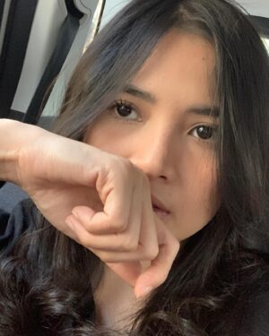Badriyah Afiff Instagram - Udah lama gak posting se muka2 🫠