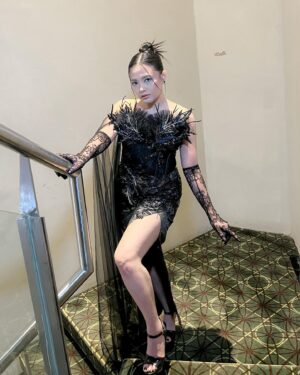 Badriyah Afiff Instagram - What a great gala premiere KHANZAB at Epicentrum XXI with my team✨

Makeup Artist @meriklaa 
Hairstylist @aryhudi 
Custom Designed @yoss_bridal_couture 
Fashion Assistant @caeeenn 
Captured @fadilahfa