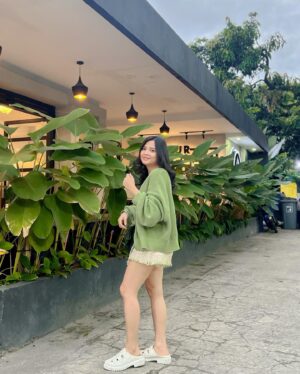 Badriyah Afiff Instagram - Caption nya apa?