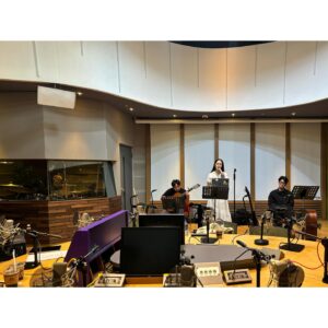 Bae Cheol-soo Instagram - 금요일 7시 ‘음악캠프 라이브’ ‘김윤아’. 안들으면 손해^^