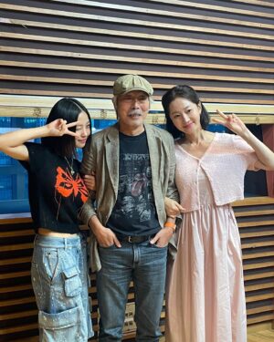 Bae Cheol-soo Instagram - ’류승완‘감독의 영화 ’밀수‘의 주역 배우 ‘염정아’ ‘고민시’.