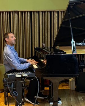 Bae Cheol-soo Instagram - 금요일 7시 ‘음악캠프라이브‘ jazz guitarist ‘Ulf Wakenius’. Pianist ‘Benny Green’